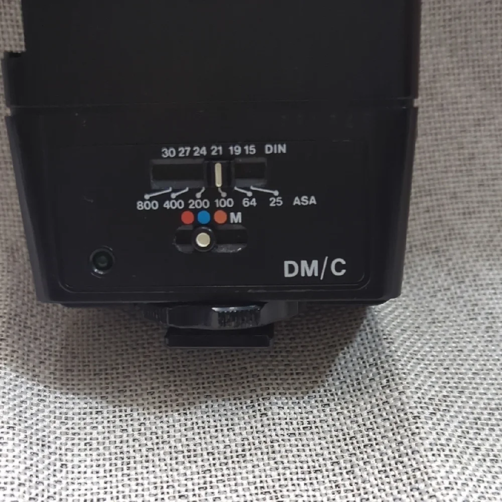 Vivitar 3200 Camera Flash Black